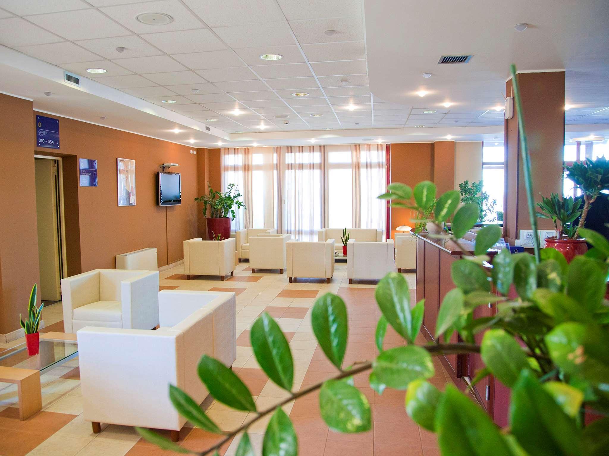 Tulip Inn Turin South Монкальери Экстерьер фото