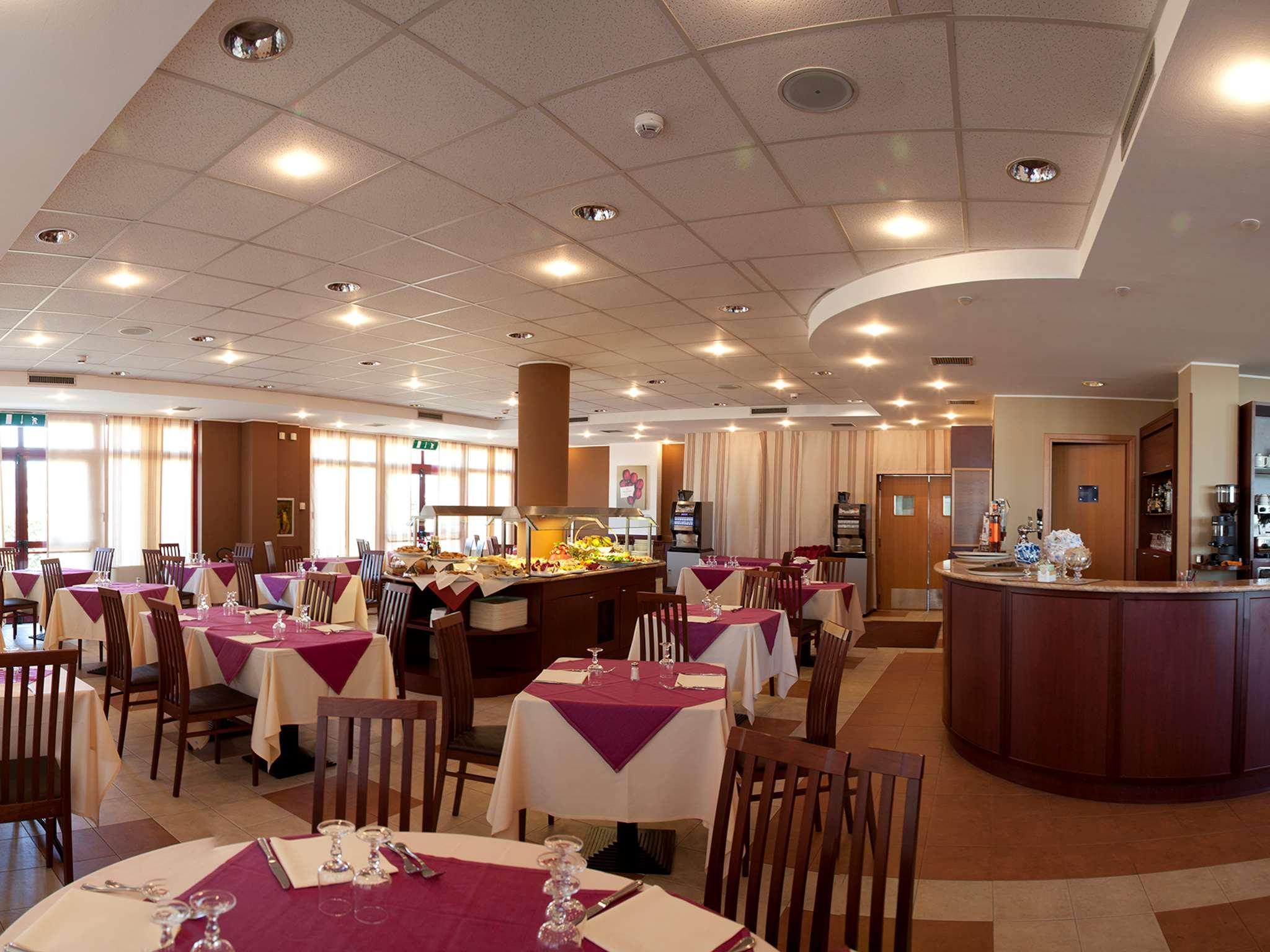 Tulip Inn Turin South Монкальери Экстерьер фото