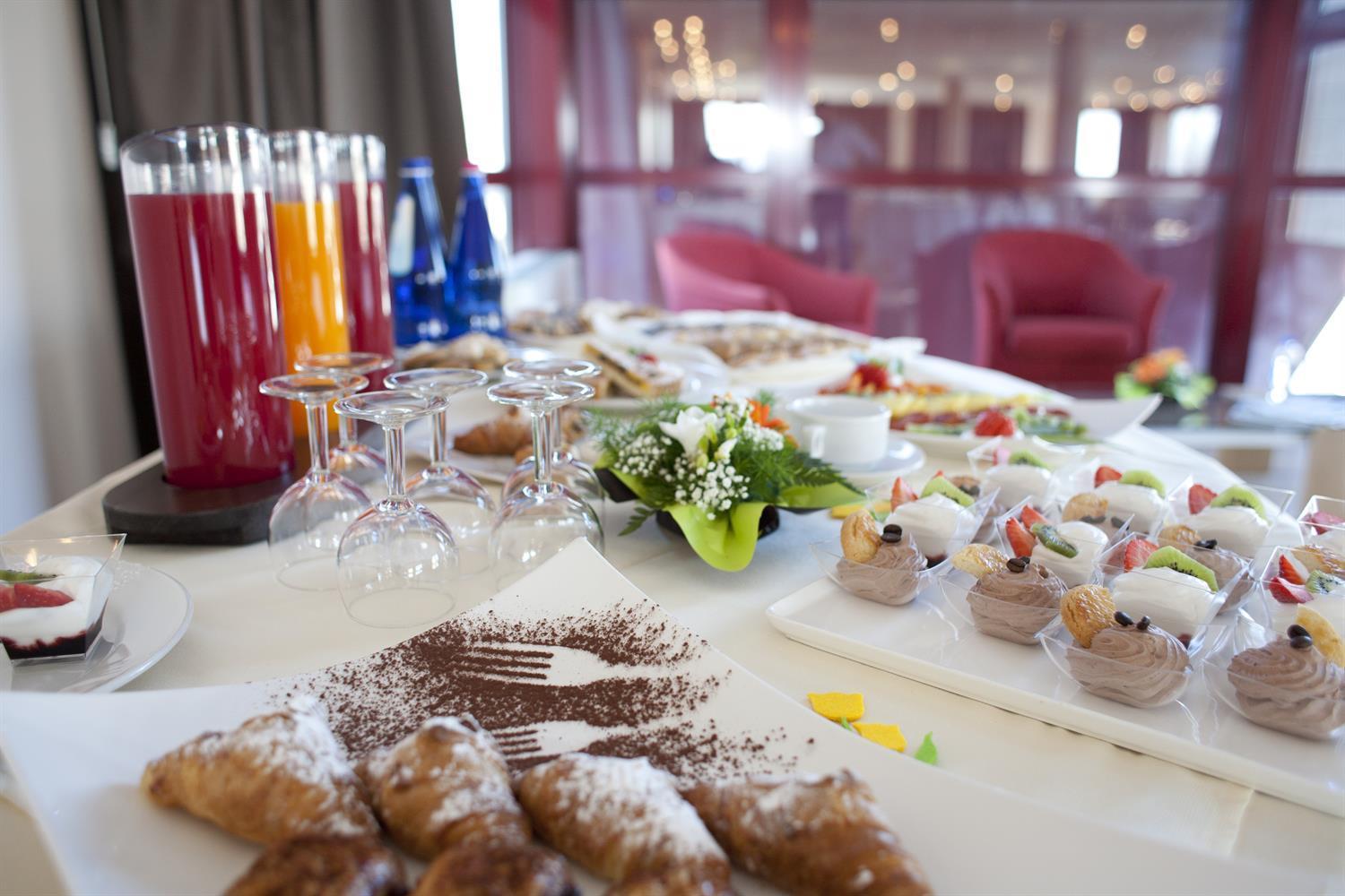 Tulip Inn Turin South Монкальери Экстерьер фото